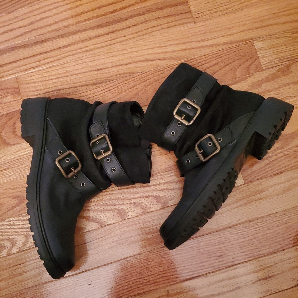 Munro Ankle Boots